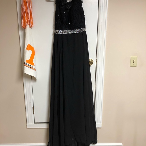 Prom Dress - Picture 2 of 4